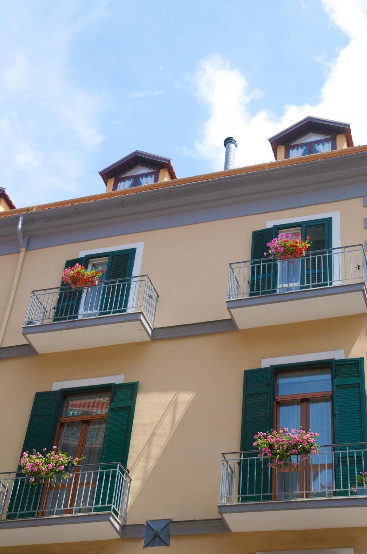 Apartmán Tetto Fiorito Castellammare di Stabia Exteriér fotografie