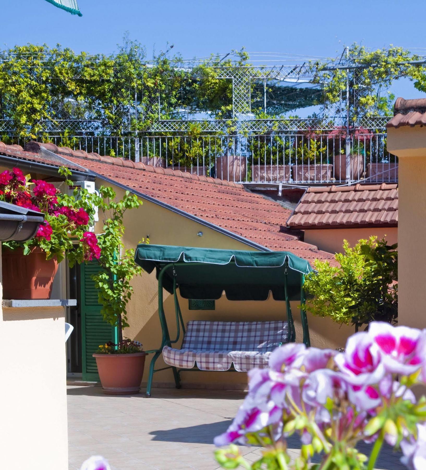 Apartmán Tetto Fiorito Castellammare di Stabia Exteriér fotografie